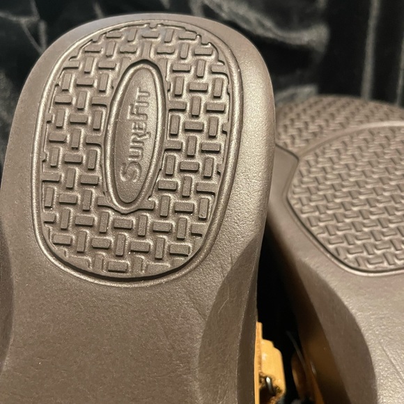 NWOT Sure Fit Womans Size 9M Acapulco Soft Leather Hook Loop Comfort Mary Janes - Picture 8 of 9